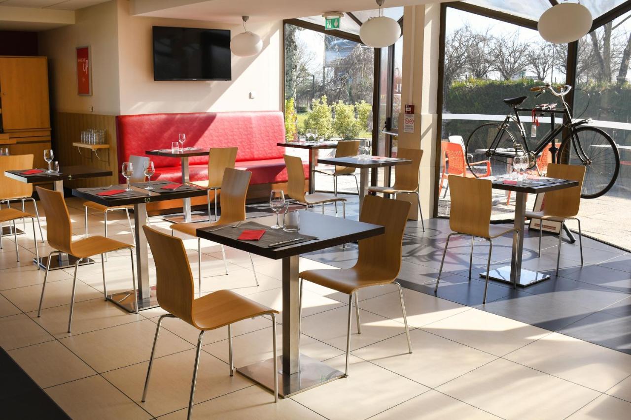 Hotel Ibis Saintes Exterior foto