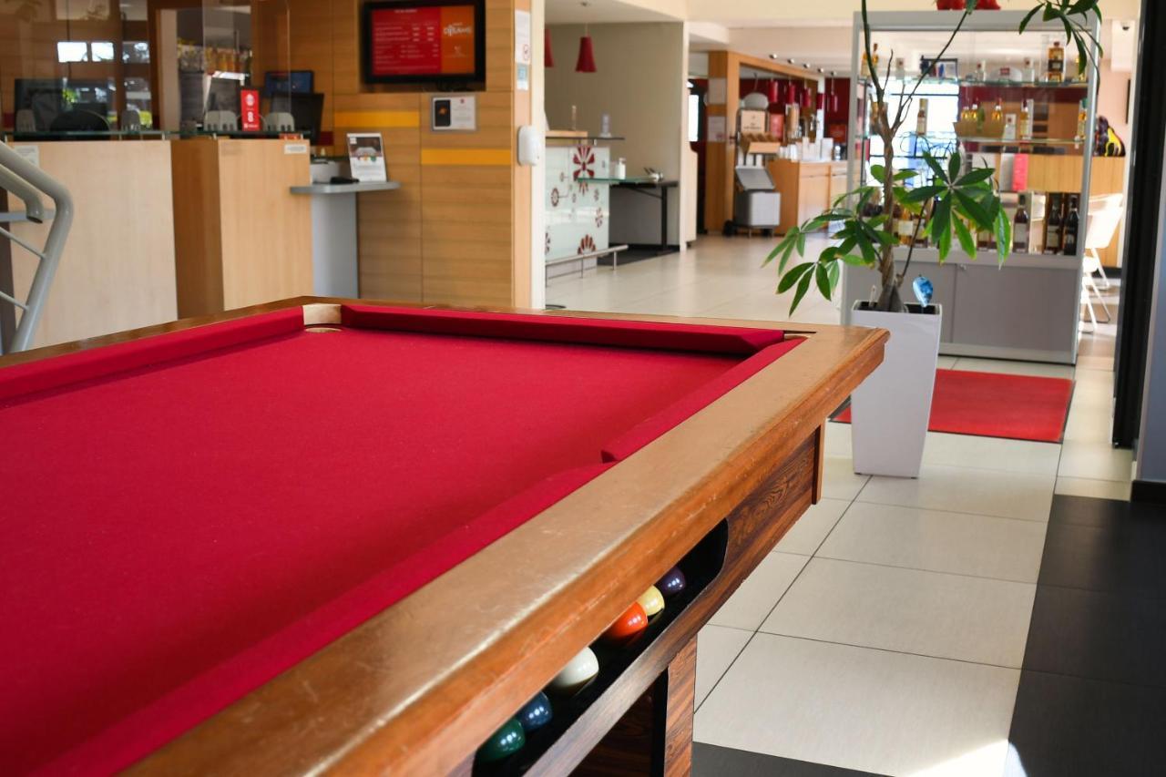 Hotel Ibis Saintes Exterior foto