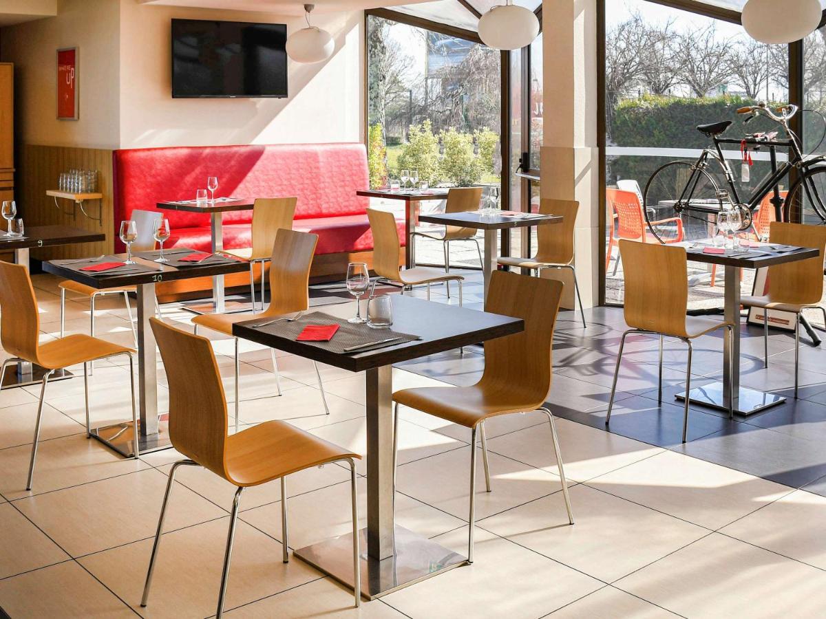 Hotel Ibis Saintes Exterior foto