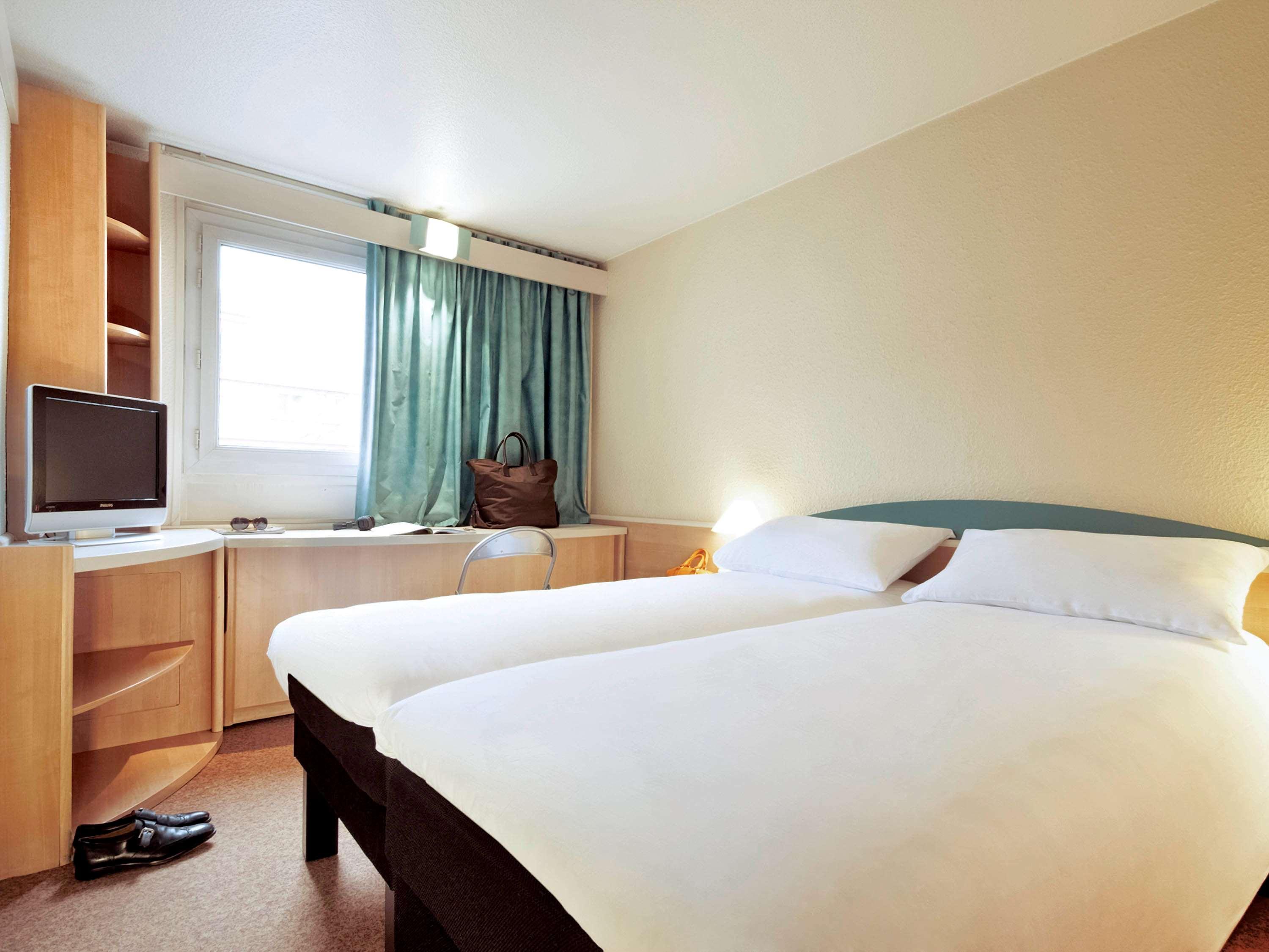 Hotel Ibis Saintes Exterior foto