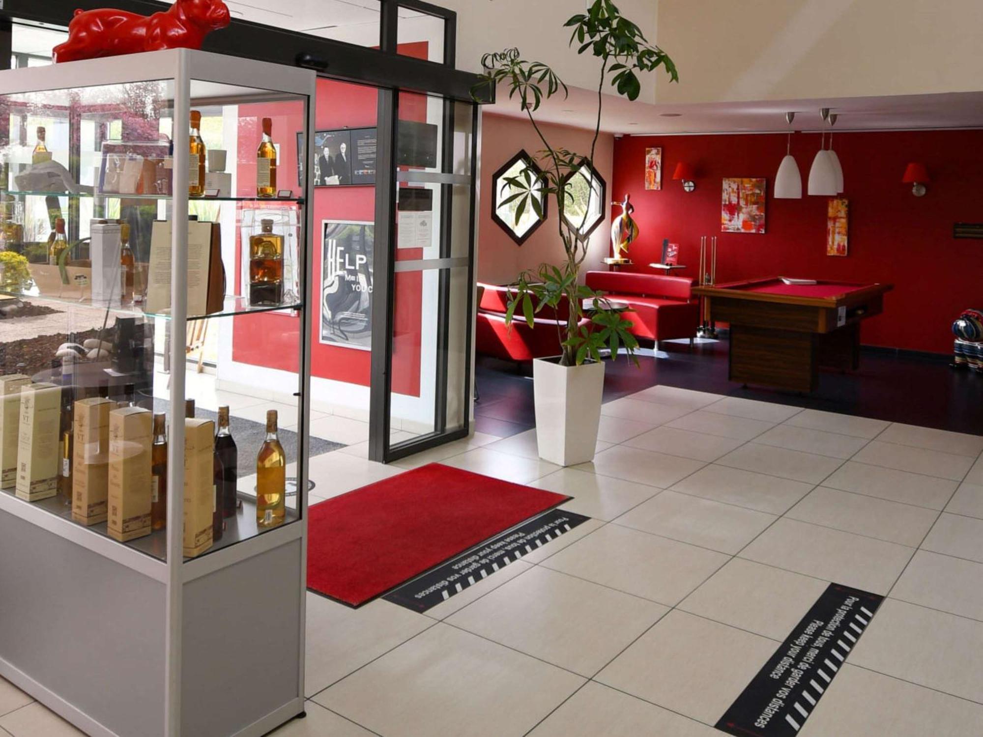 Hotel Ibis Saintes Exterior foto