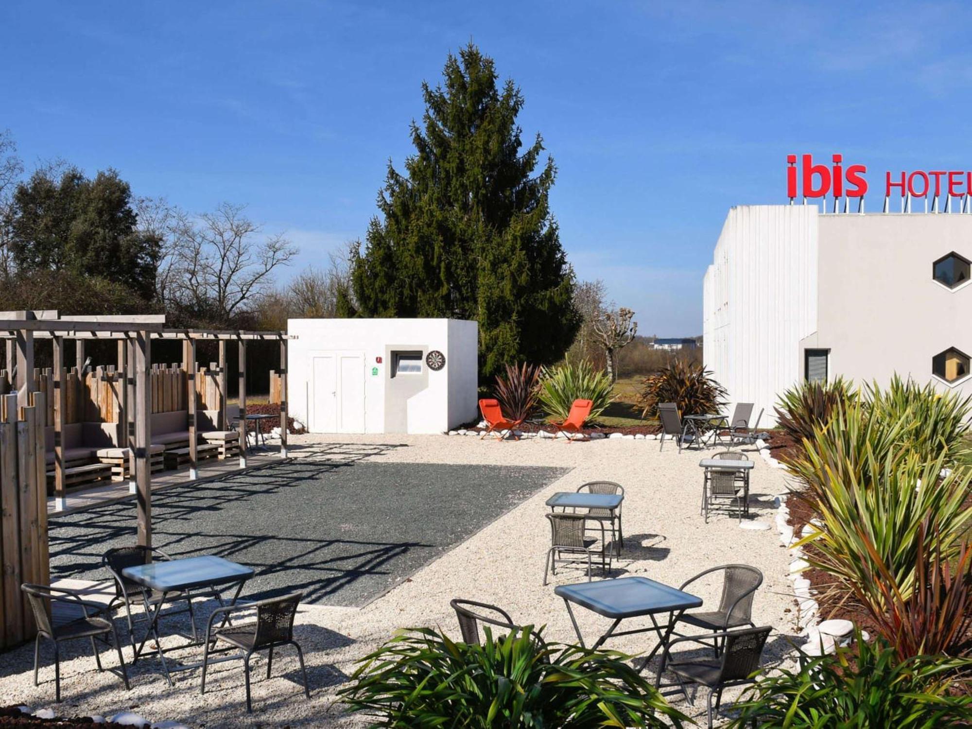 Hotel Ibis Saintes Exterior foto